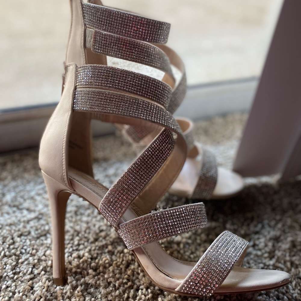 Nude sparkling heels